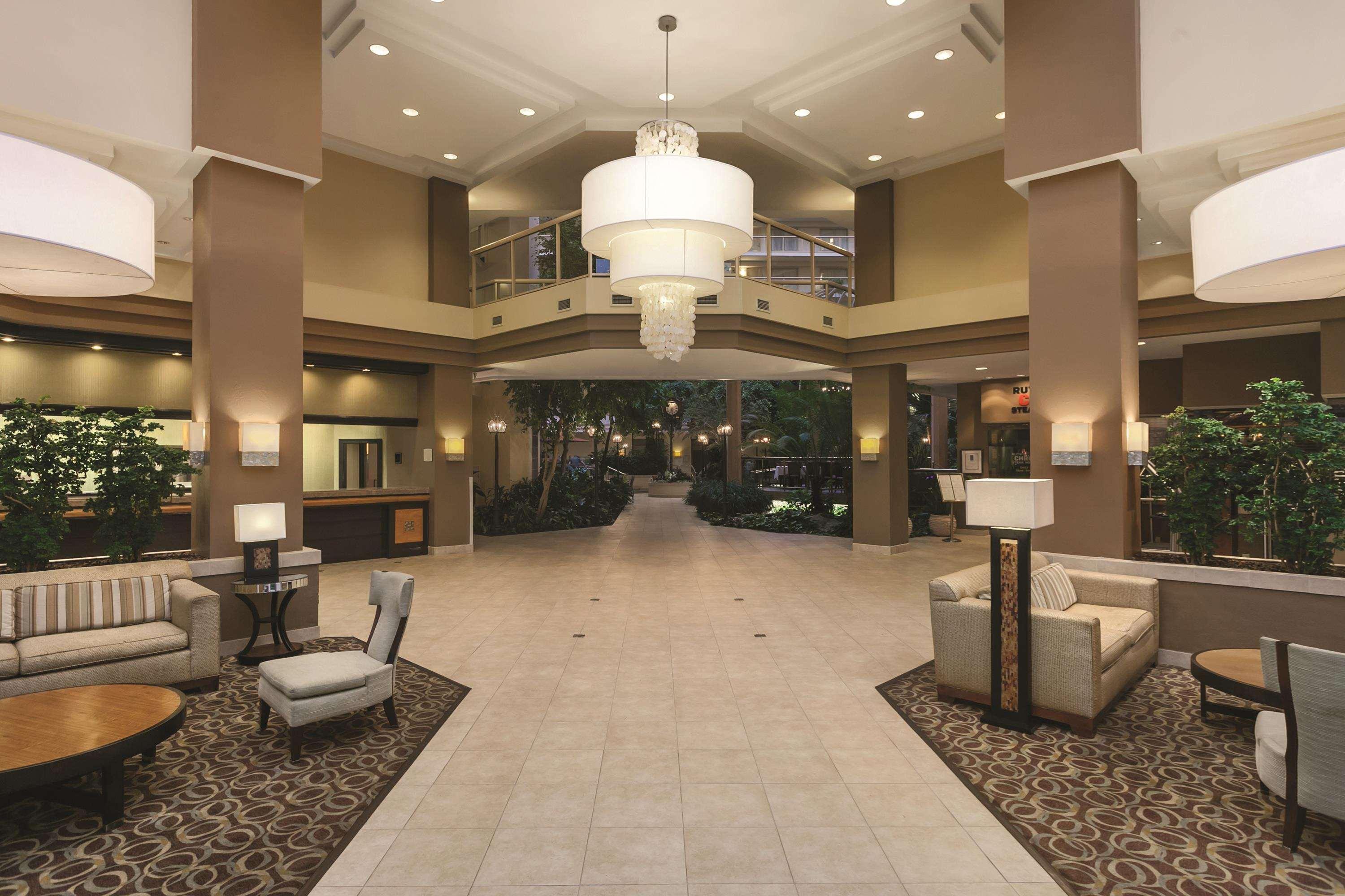 Embassy Suites Birmingham Interior photo