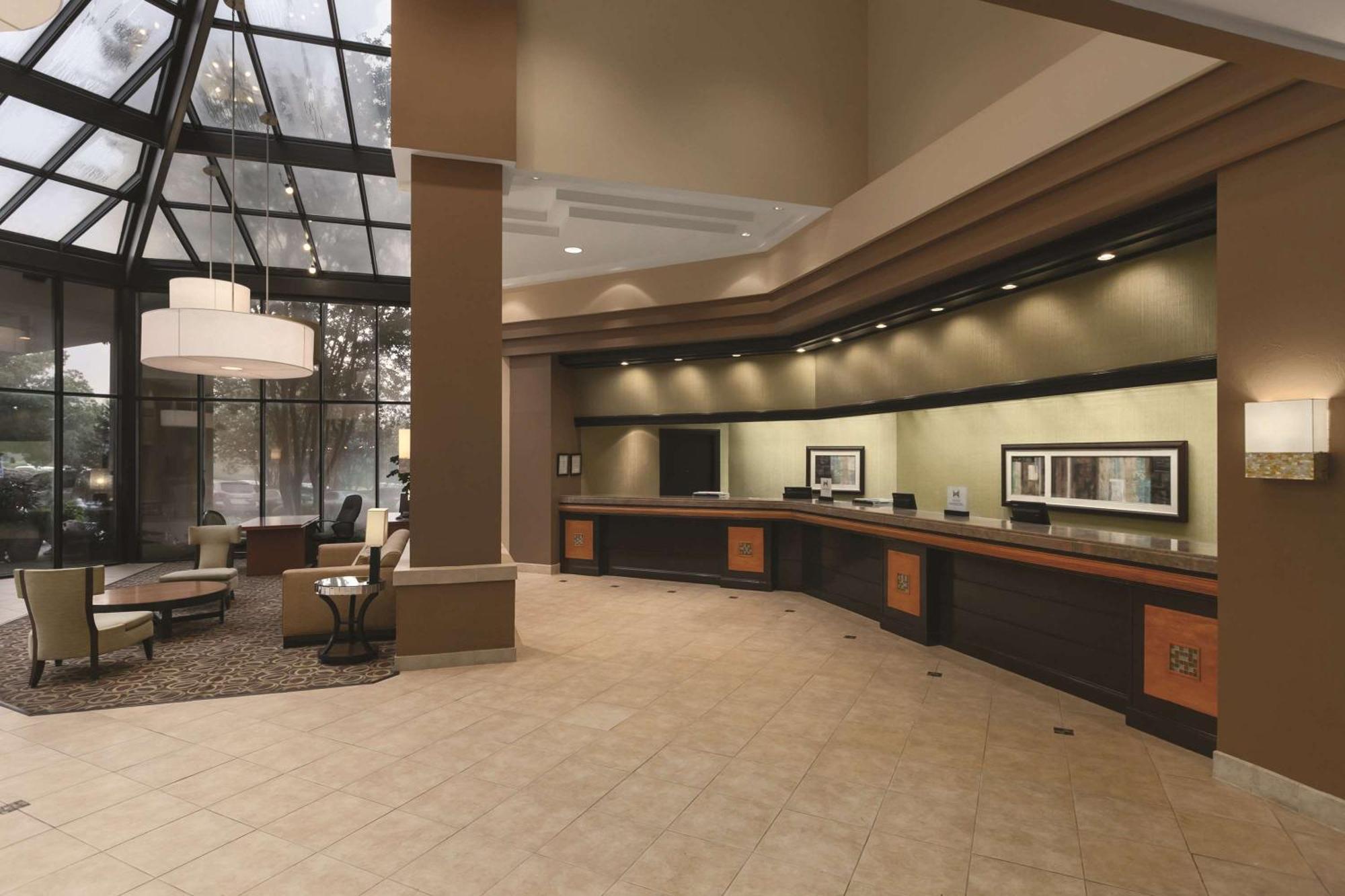 Embassy Suites Birmingham Exterior photo
