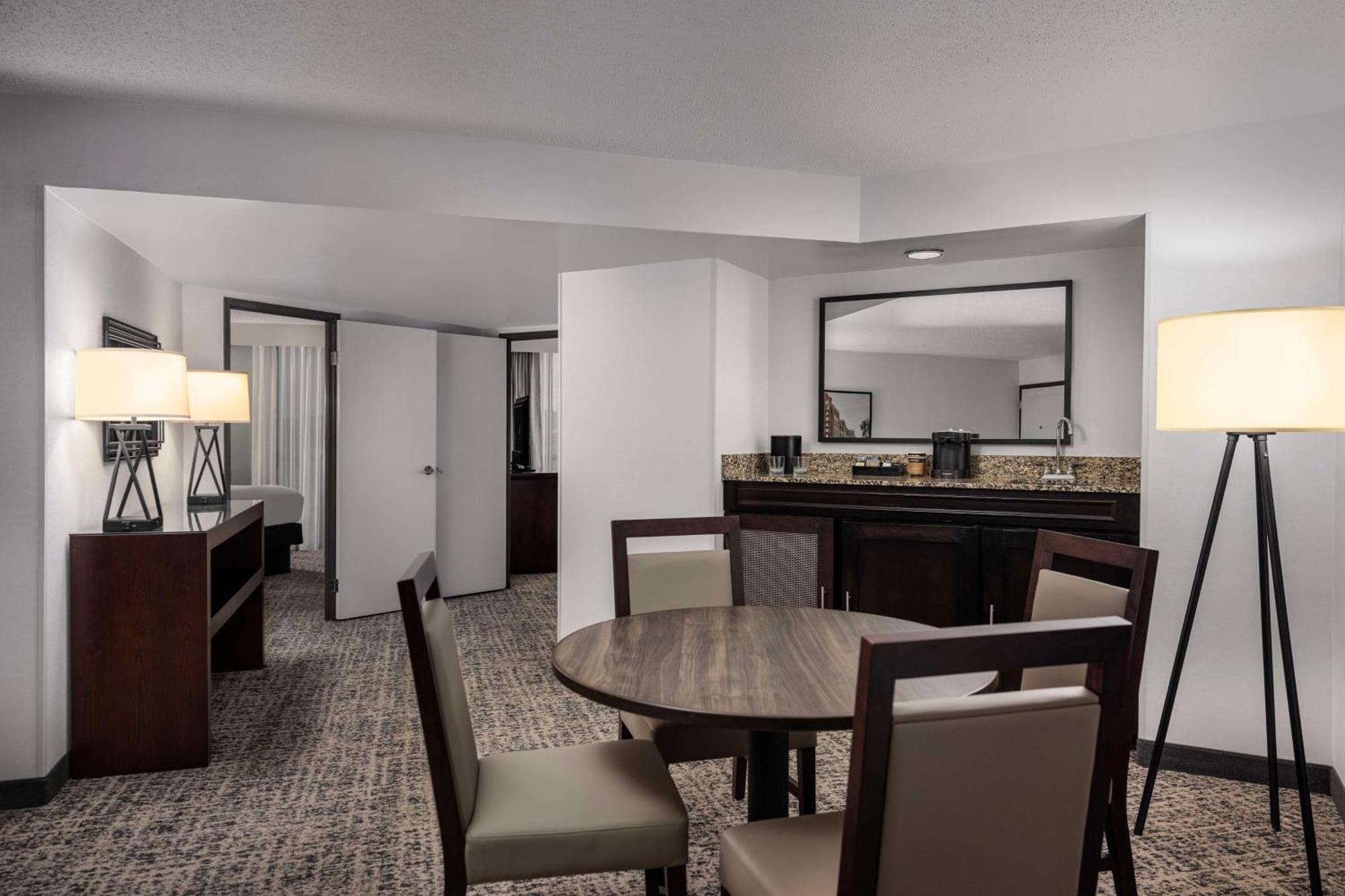 Embassy Suites Birmingham Exterior photo
